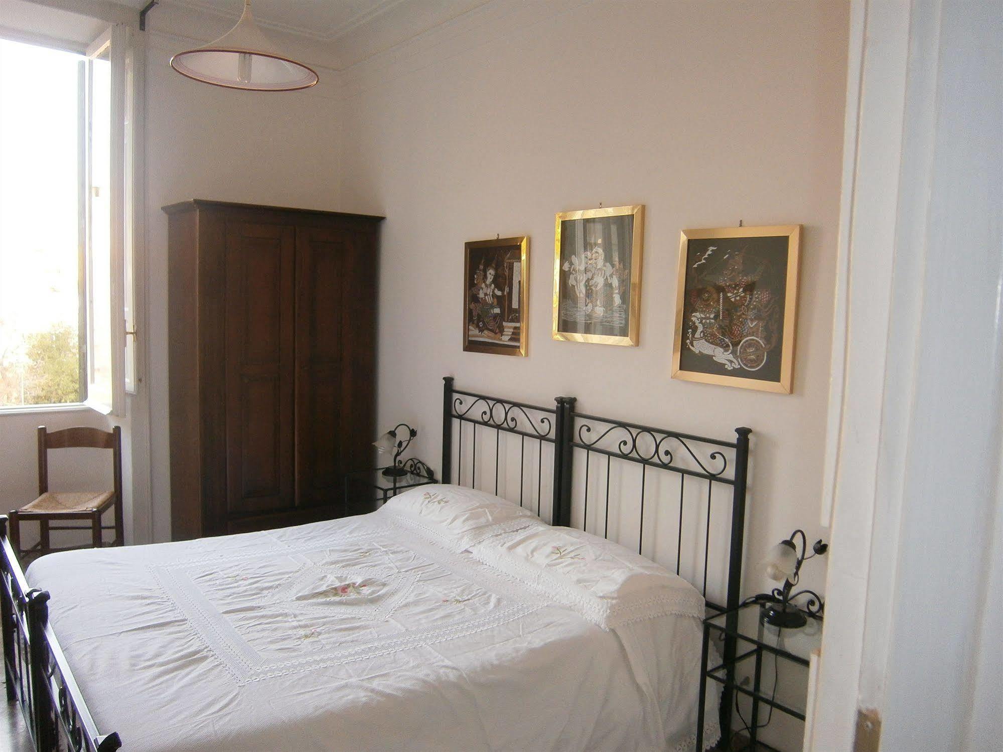 Hotel Lucky House Roma Esterno foto